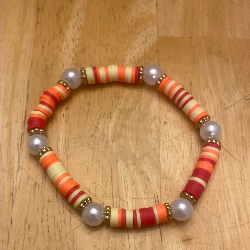 Colorful & cute rubber Beaded stretch Bracelet w faux pearl. NWOT